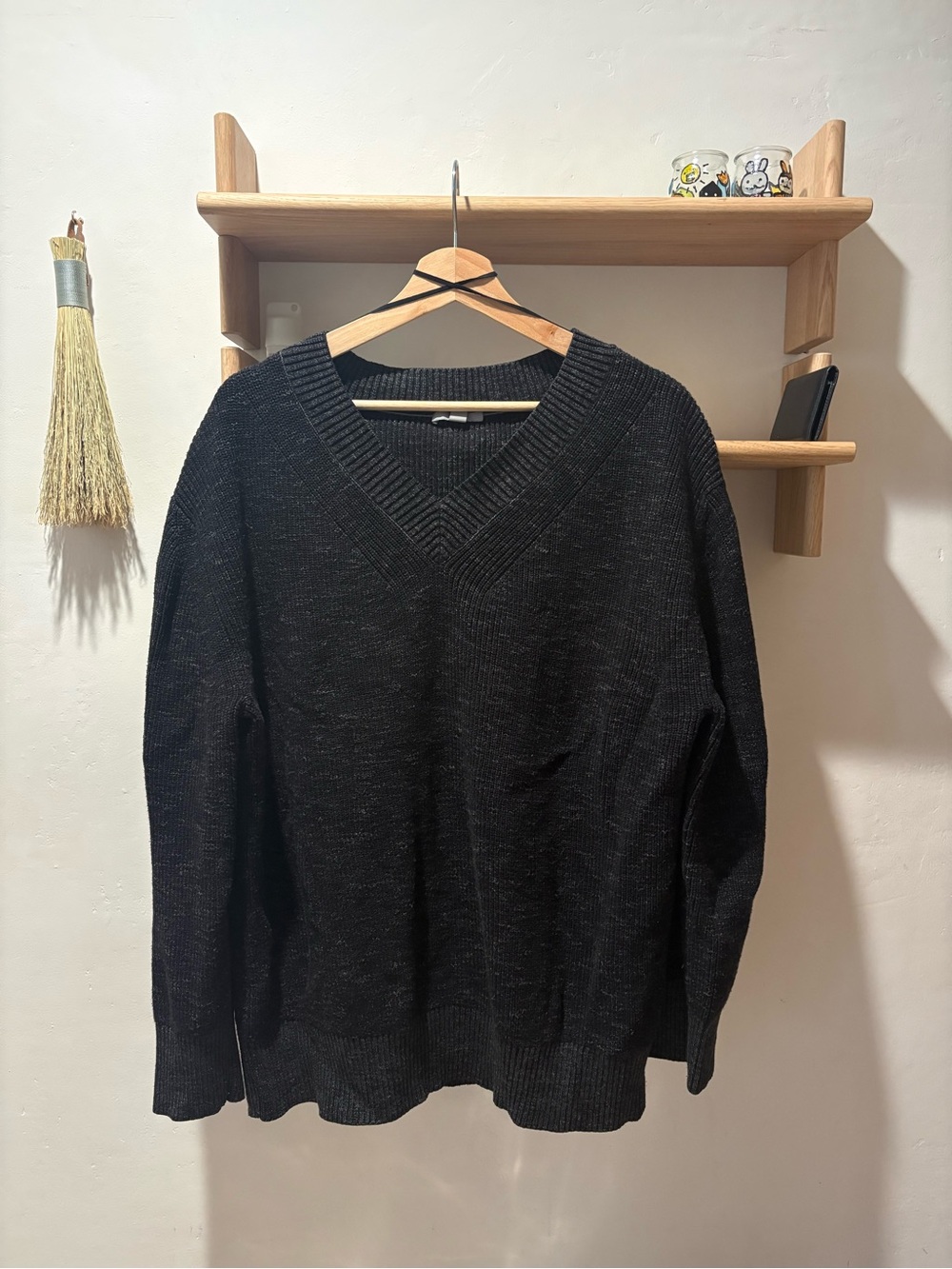 COS Men's V-Neck Black Knit Melange Sweater